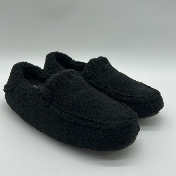 2323- Olukai Women’s Slippers Black Color Size 5 NWT - Picture 1 of 13